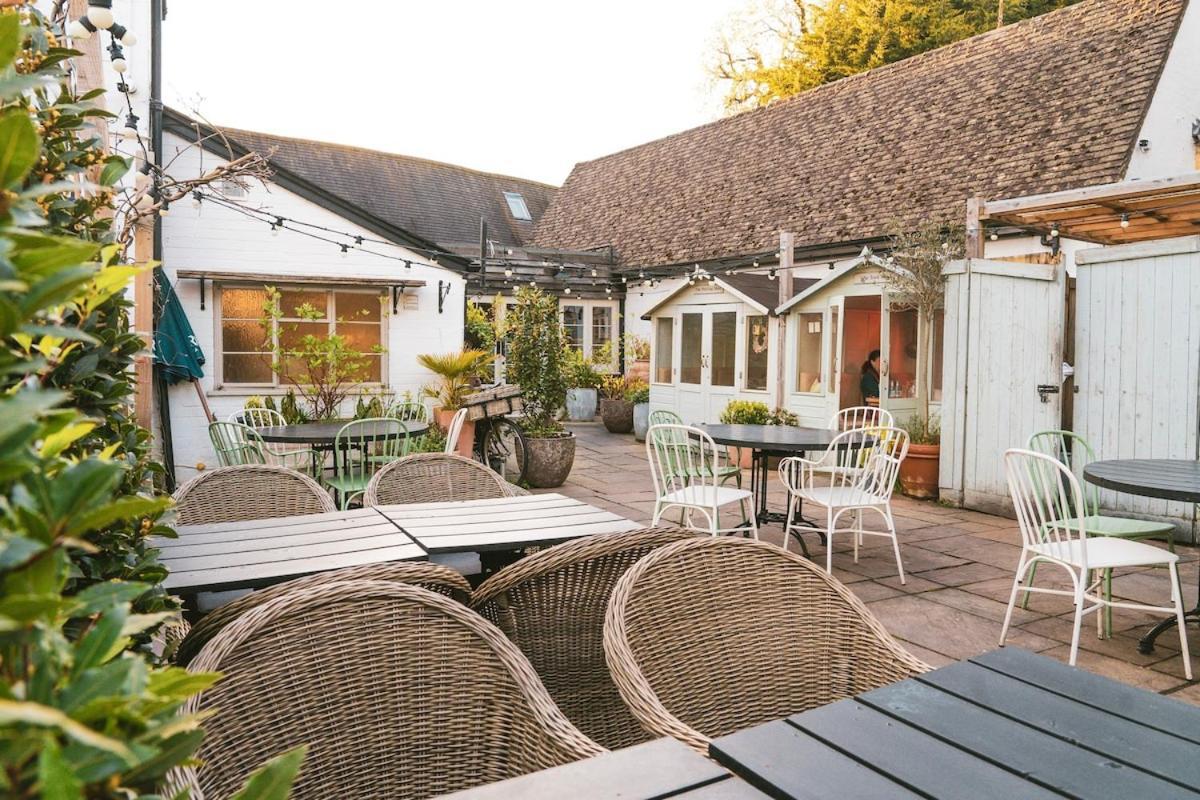 The Prestbury Annexe * Cheltenham